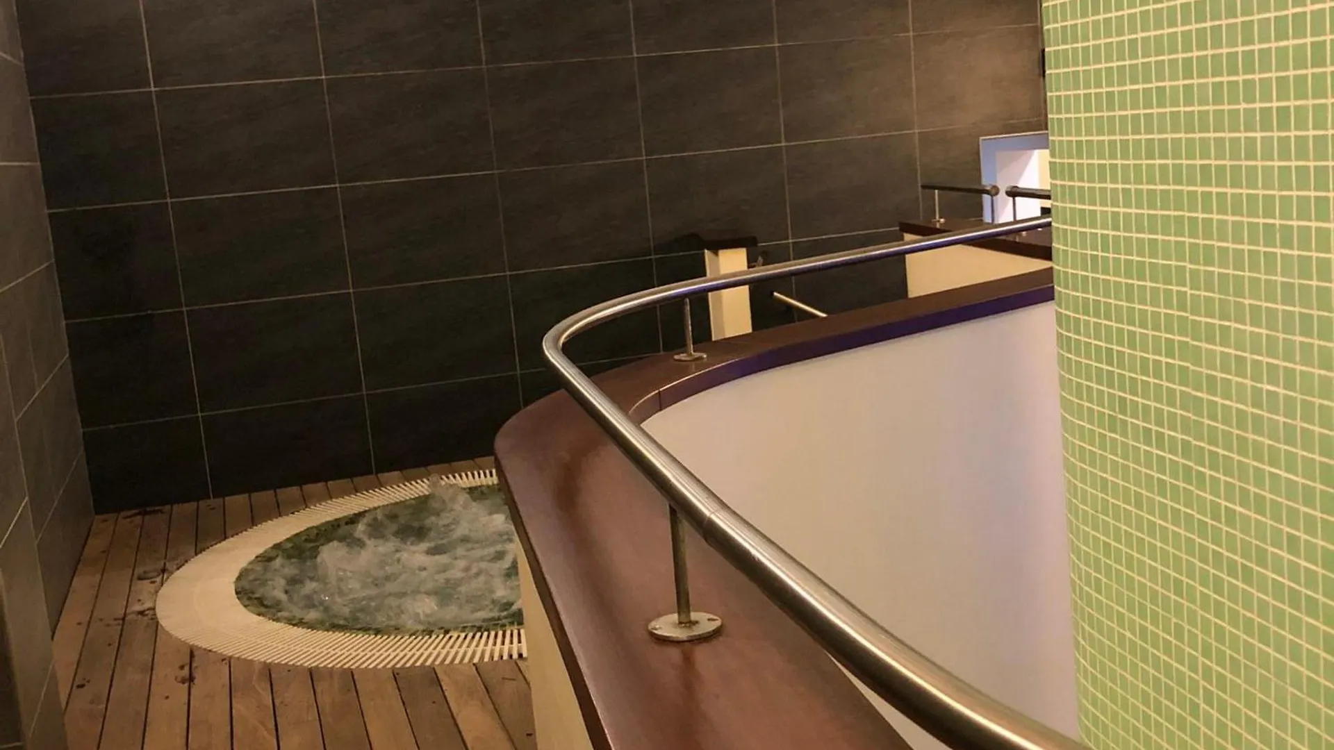 Magnifique 3P Face Mer Avec Terrasse De 46M² Et Parking Prive - Fr-1-196-250 Menton Apartment
