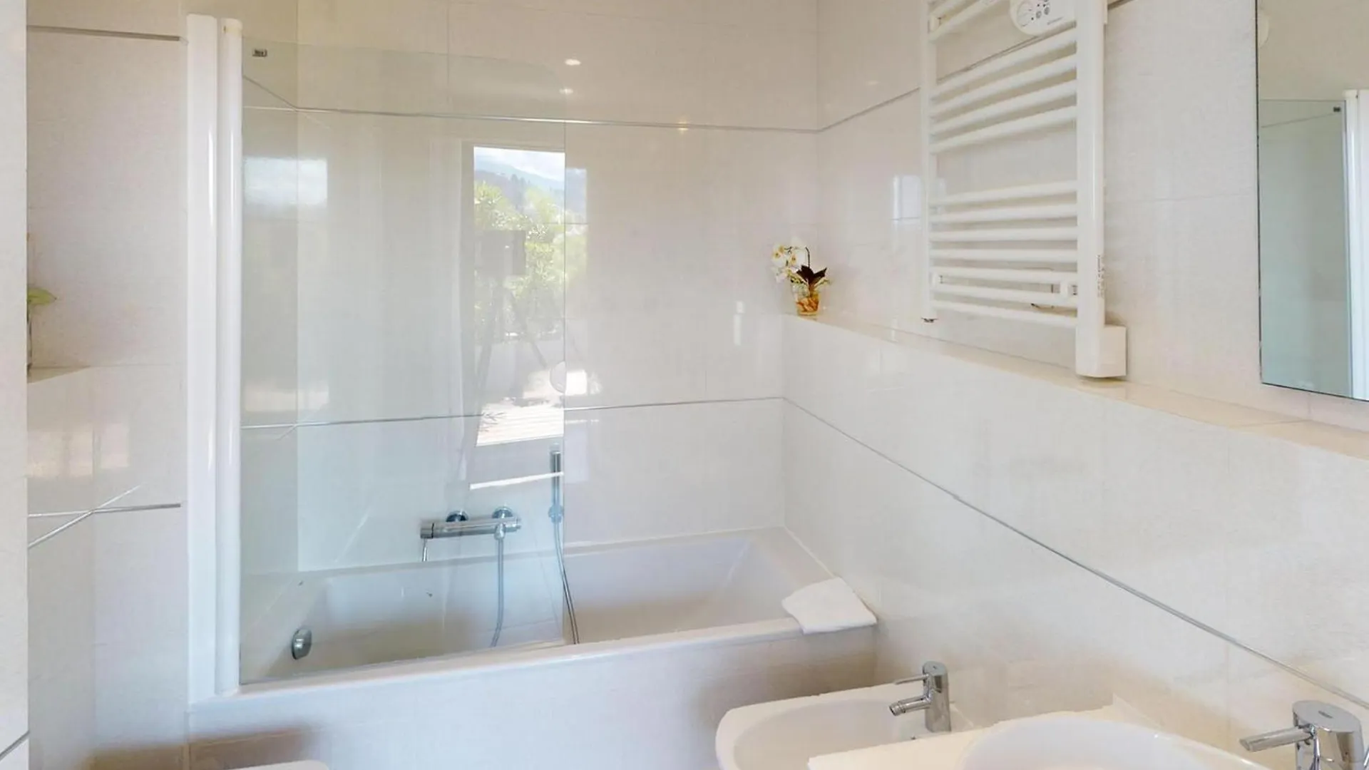 Magnifique 3P Face Mer Avec Terrasse De 46M² Et Parking Prive - Fr-1-196-250 Menton 0*,  Francia